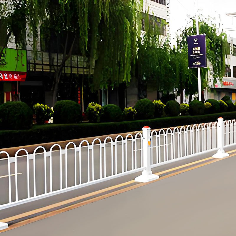 Pagar pembatas jalan gaya Beijing