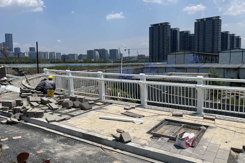 Pagar pembatas paduan aluminium